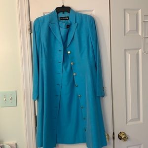 Beautiful Ellen Tracy vintage shift dress with matching coat